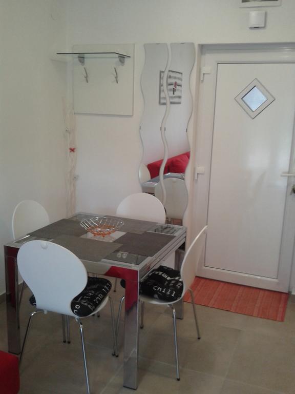 Apartment Melani Pula Exteriör bild
